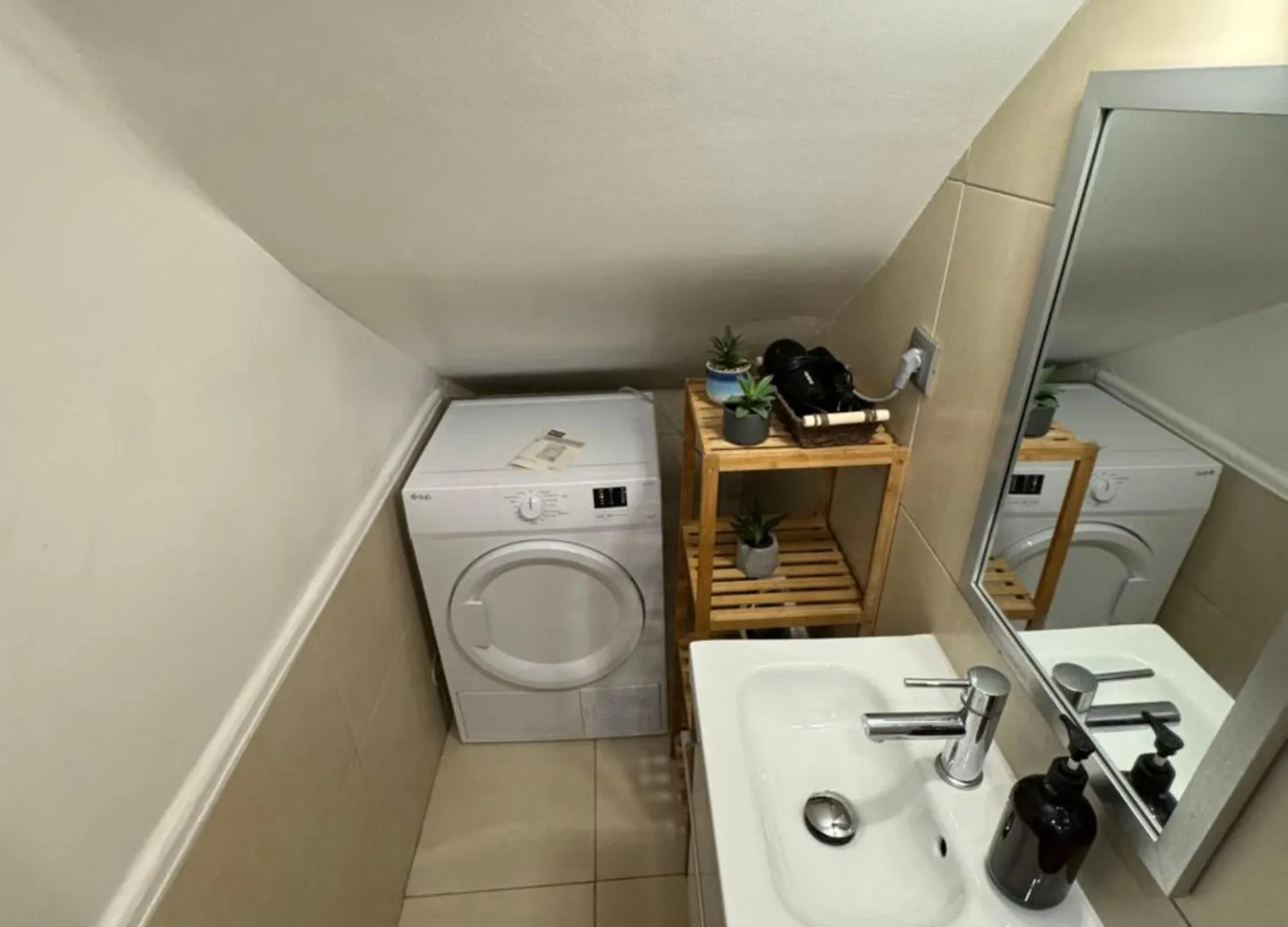 Grand Studio, Parking Prive, Cuisine Separee Cannes France