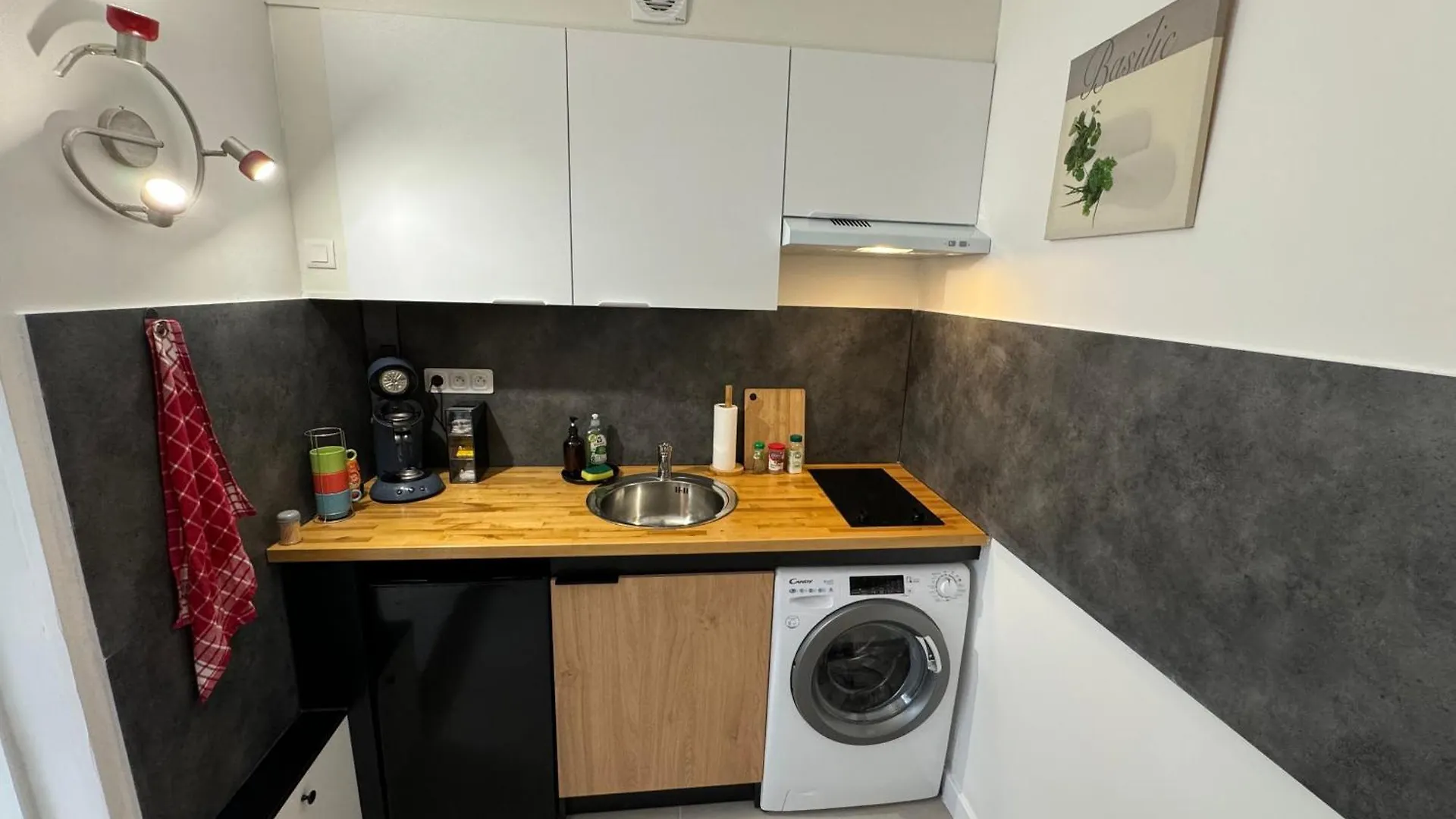 Grand Studio, Parking Prive, Cuisine Separee Cannes 0*,  France